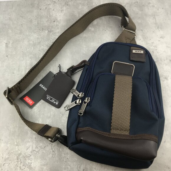 TUMI SLING BAG In blue - Picture 1 of 13